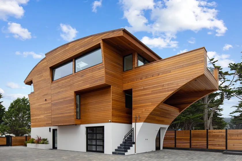 Luxury Ocean Front & Harbor View Home - Image 1