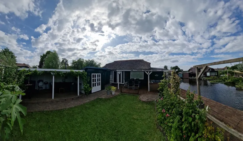 Vacation home 'Moordje' with a view of the water - Image 1