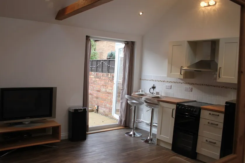 Secret Lodge in County Town of Somerset - Image 1