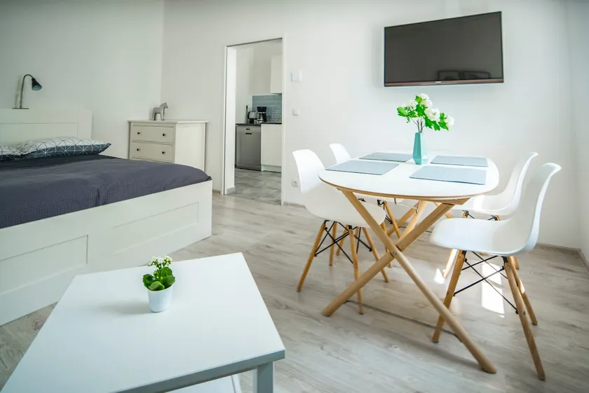 Feel the king size bathroom and bed - modern apartment! - Image 1