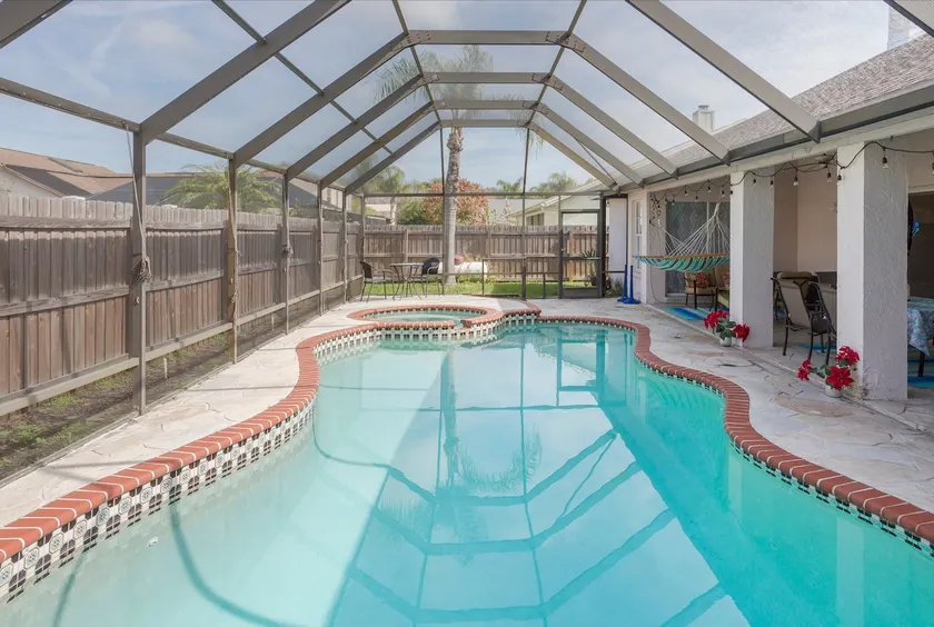 Rooms with a Pool - Image 1