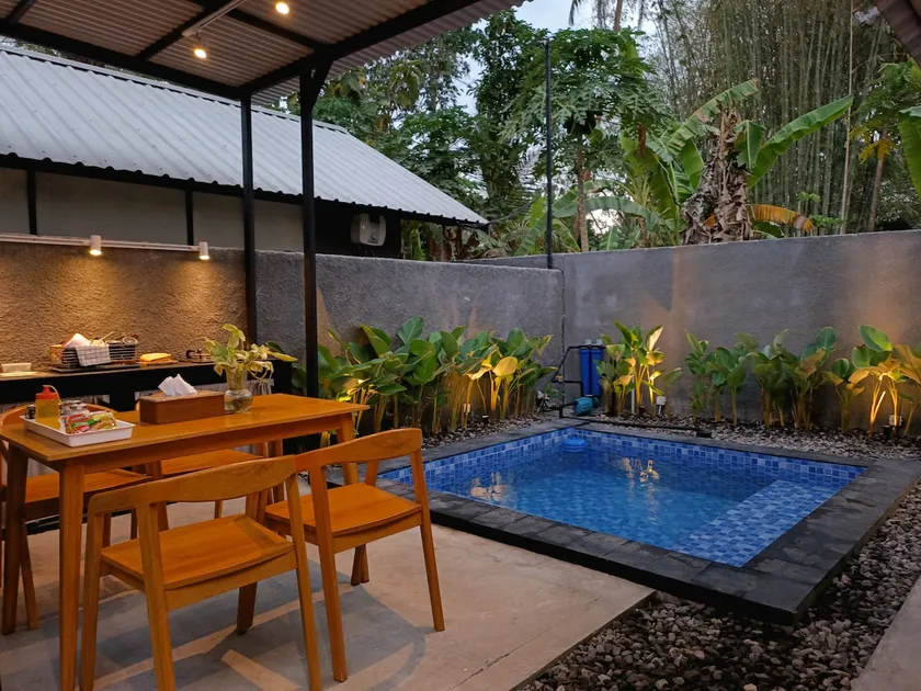 Pet-friendly villa with private pool in Borobudur - Image 1