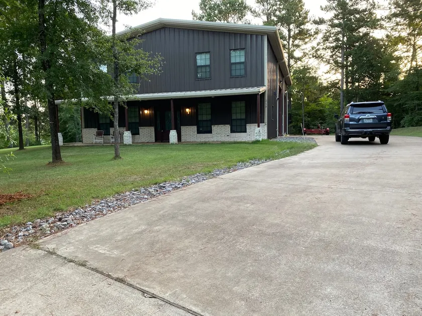 Lake Palestine area. Perfect for families. - Image 1