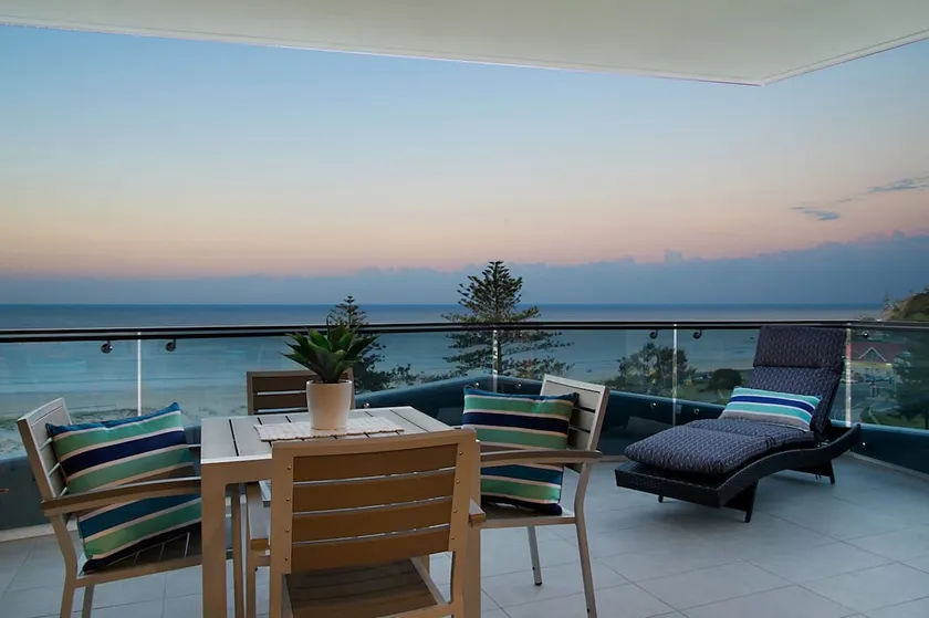 ICONIC UNIT 704 - LUXURY BEACHFRONT APARTMENT MED Wi-Fi På KIRRA BEACH IN COOLANGATTA - Image 1