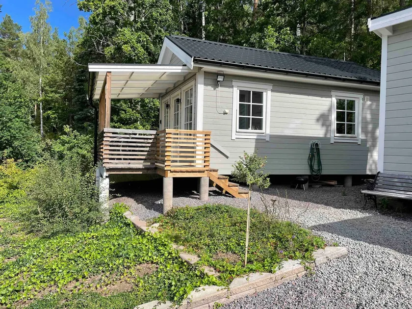 Cozy and functional cottage with nice views. - Image 1