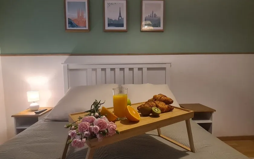 Cozy Apartment_All Comforts - Image 1