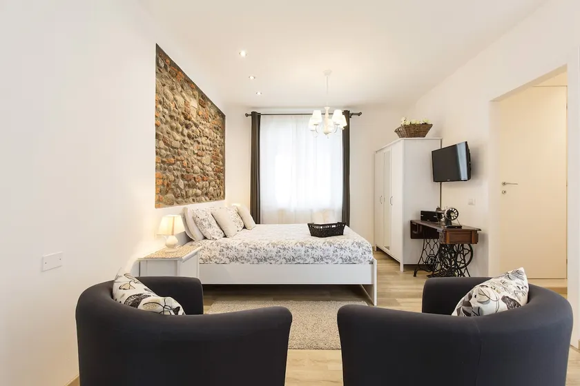 Stylish apartment near Malpensa with Free Shuttle - Image 1