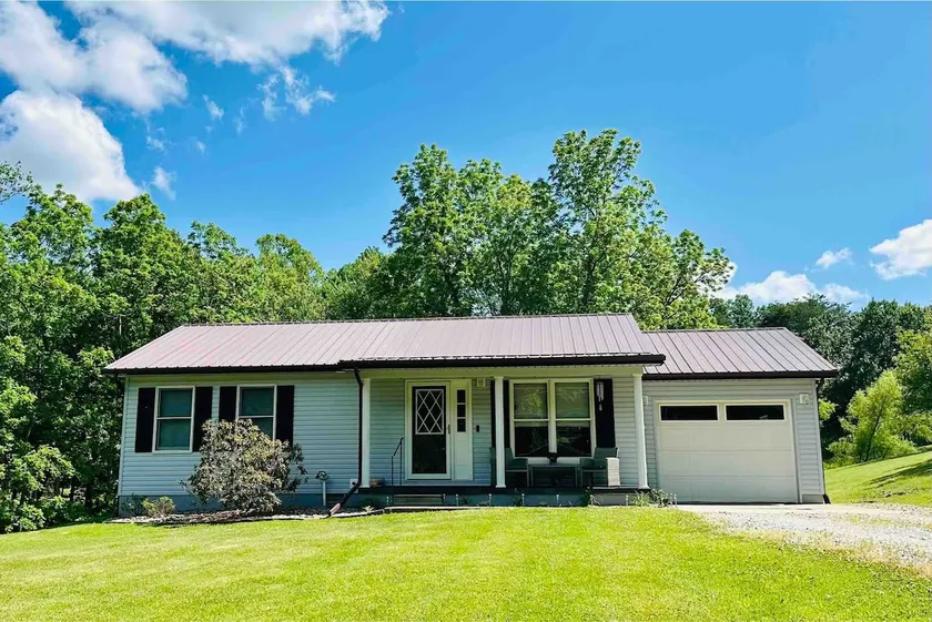 Cozy home in the heart of Hocking Hills * with Hot Tub * - Image 1