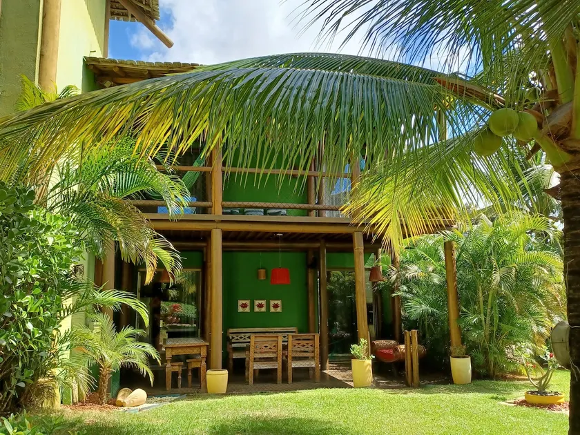 BUNGALOW, PARADISE BY THE SEA. (FOOT IN THE SAND) - Image 1