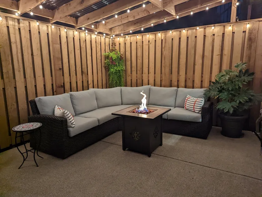 Bright, Central 1-bedroom garden level suite - Image 1