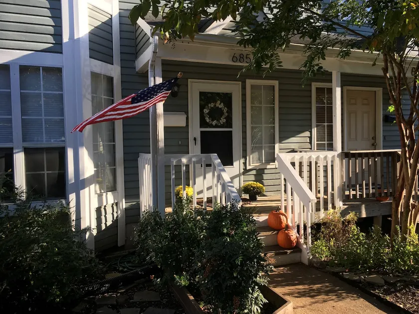 Beautiful Home-Steps to Navy Stadium & Downtown! - Image 1