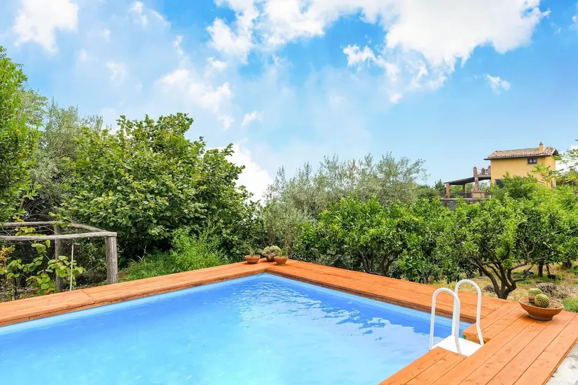 Villa with pool and panoramic surroundings - Image 1