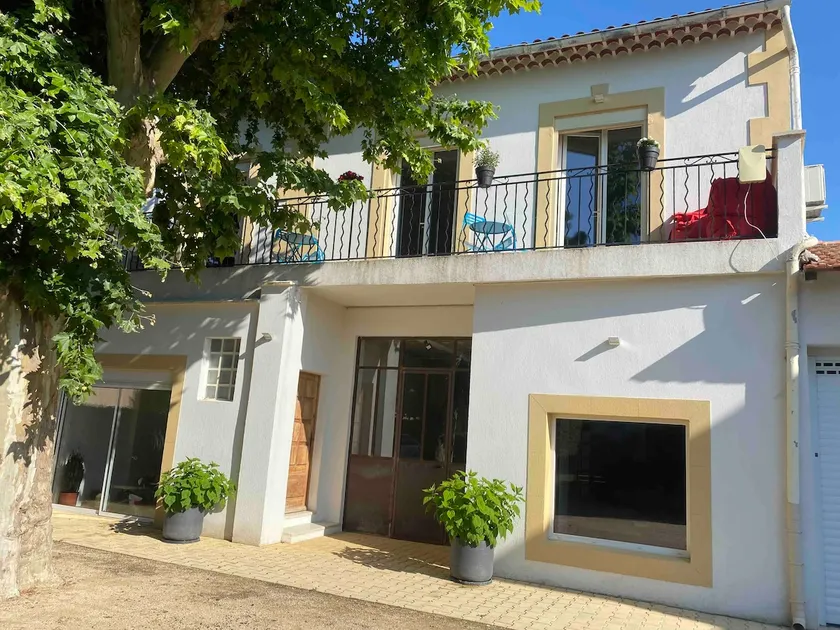rental in a Provencal farmhouse + outbuilding in sup - Image 1