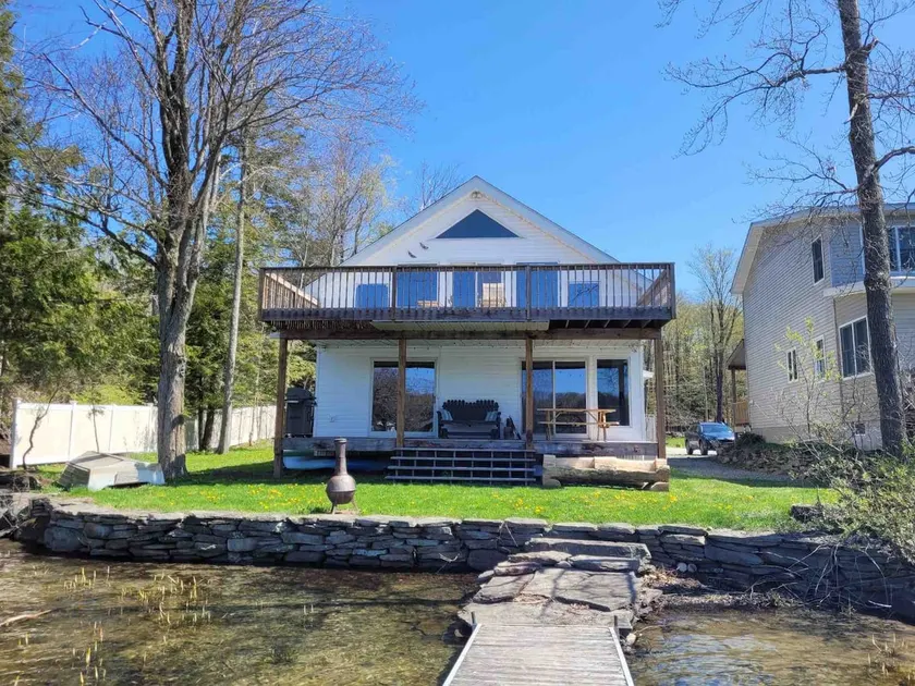 Lakefront Cottage - Dog Friendly - Image 1