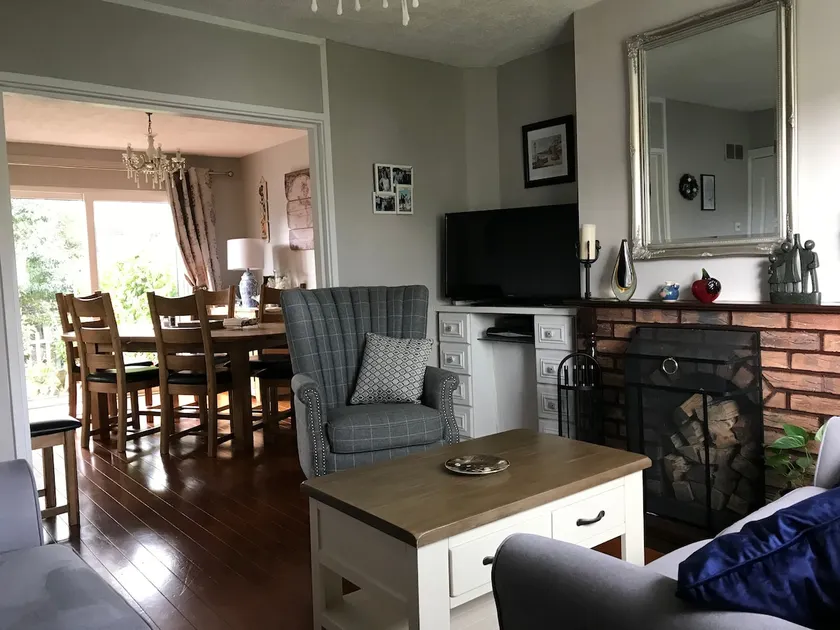 Entire home No 5 Dromhall Park - Image 1