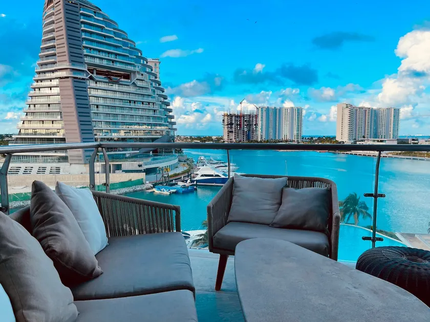 A beautiful apartment with an ocean view - Image 1