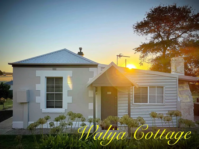 Walija Cottage ‘Everyone’s Friend’ welcomes you. - Image 1