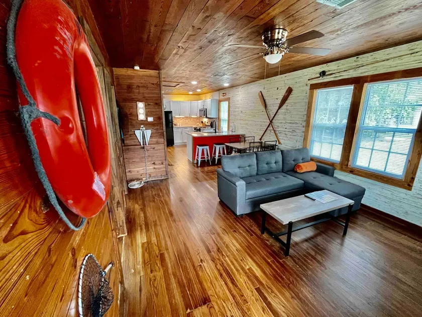 Redfish Lodge - Image 1