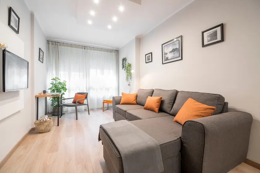 Charming apartment next to Palacio de Congreso - Image 1