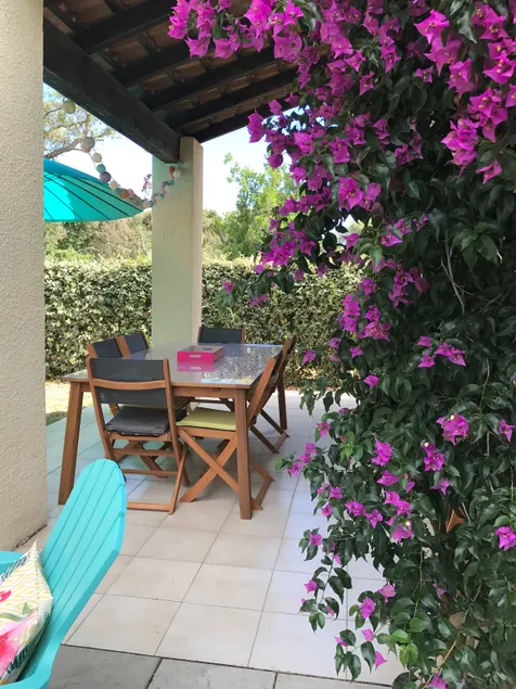 Beautiful villa with access to the sea, pool and tennis court - Image 1