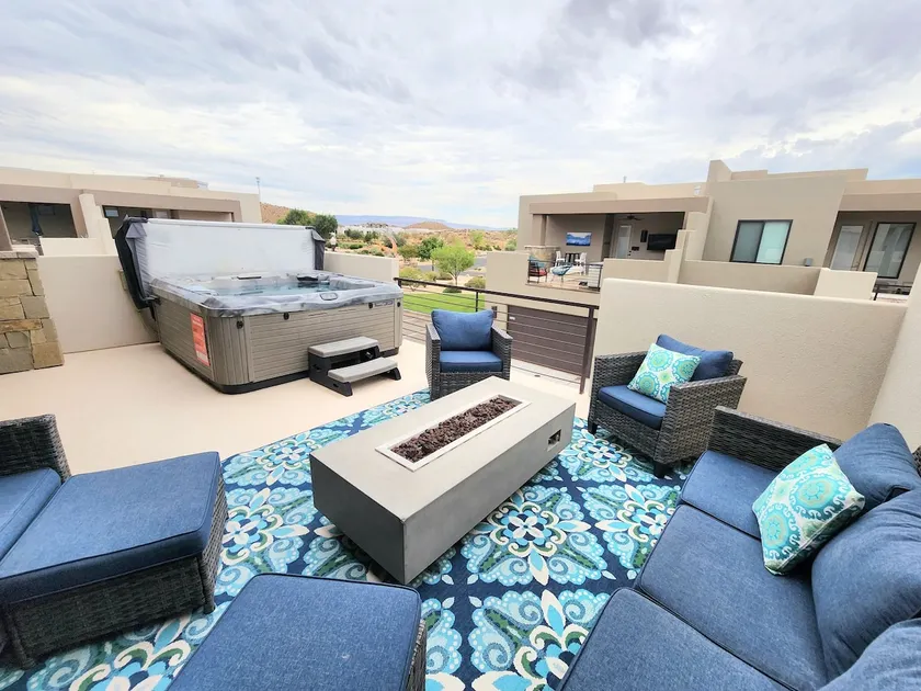 What a rooftop deck! - Image 1