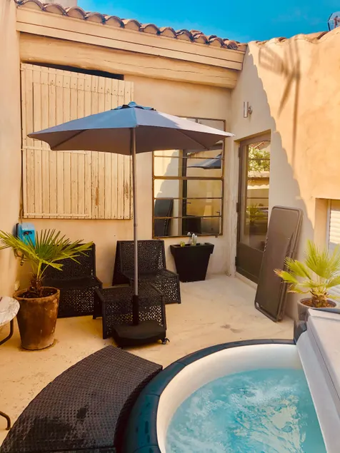 The MahaNoa Loft, Terrace & SPA - Image 1