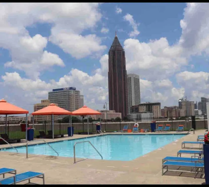 Grand Lux Midtown High Rise - Image 1