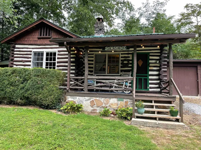 Entire Historic Brightwater Cabin - Image 1