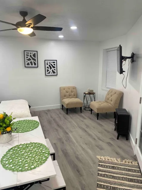 Beautiful Back Studio By SLCC - Image 1