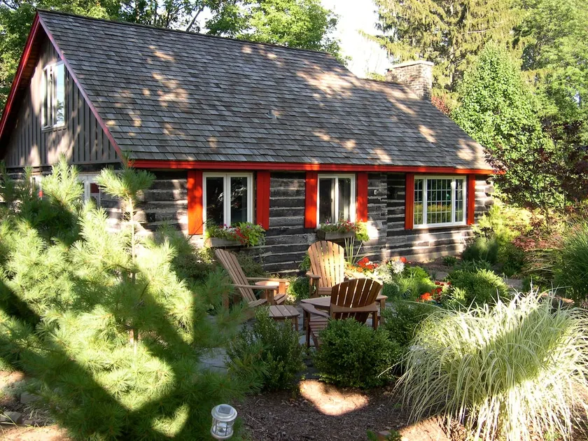 Charming Cabin-Private Beach & Golf - Image 1