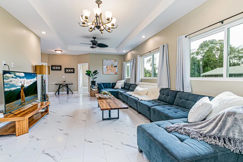 Hilo town center A New and Homey 3 bedrooms - Image 1