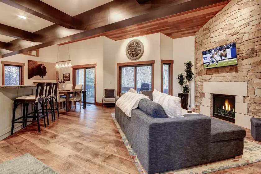 Lakeside Deer Valley Townhome - 4 BD/3BA - Image 1