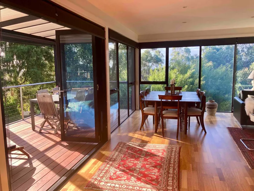 Treetops - art, books, views near Cataract Gorge - Image 1