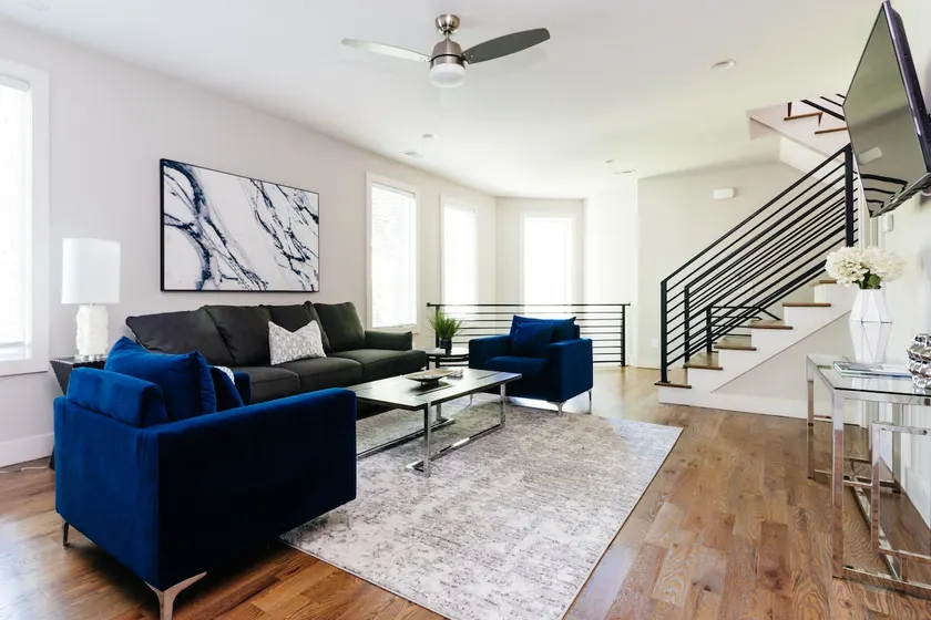 12 South - Spacious - Rooftop & Centrally Located - Image 1
