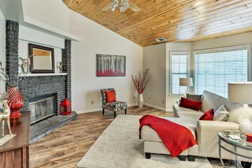 Modern - Meets Magnolia Farmhouse | Walk to Bethel - Image 1