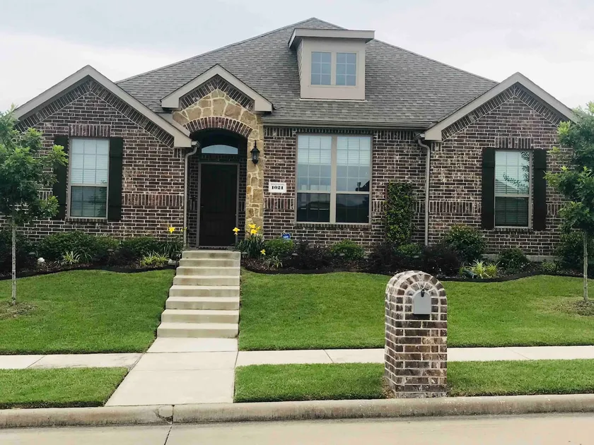 Lovely 3/2.5 Home Away from Home near Dallas - Image 1