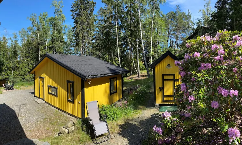 Cottage in nature near the beach at Brevik, Tyresö Island - Image 1