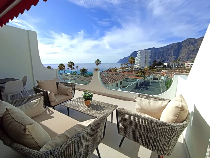 Medusa. Modern & New, Stunning View Holiday Home - Image 1