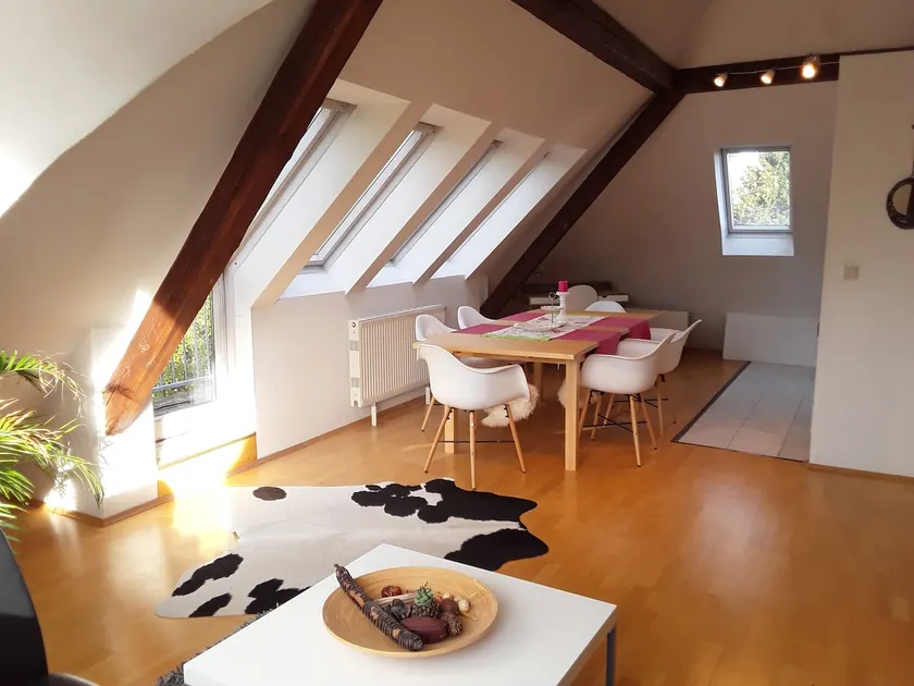 Large luxury 3-room apartment in villa near the trade fair - Image 1
