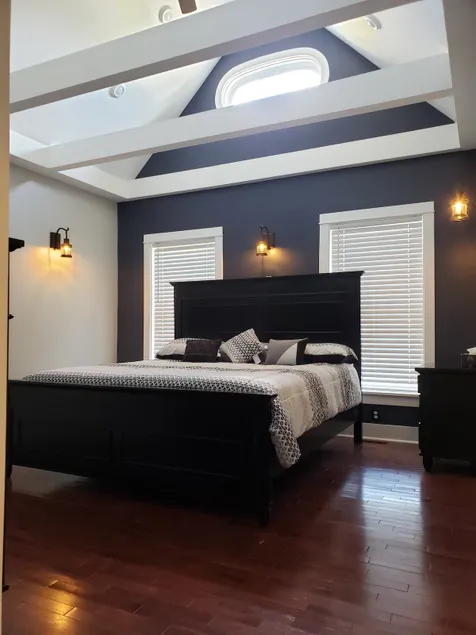 Beautifully renovated interior, large 3 BR 2.5 BA - Image 1