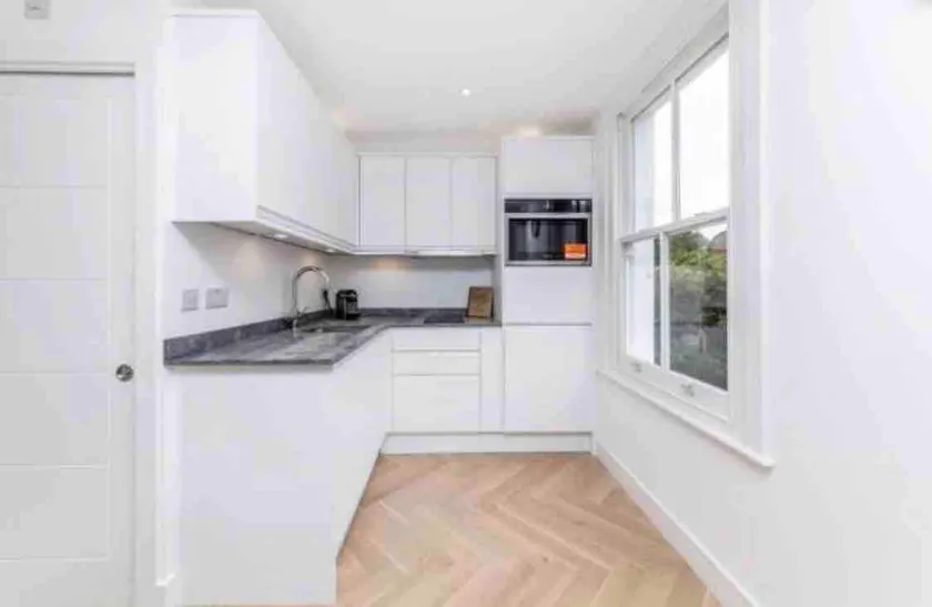 *NEW RENOVATED 1 Bed Fulham Flat Prime Location* - Image 1