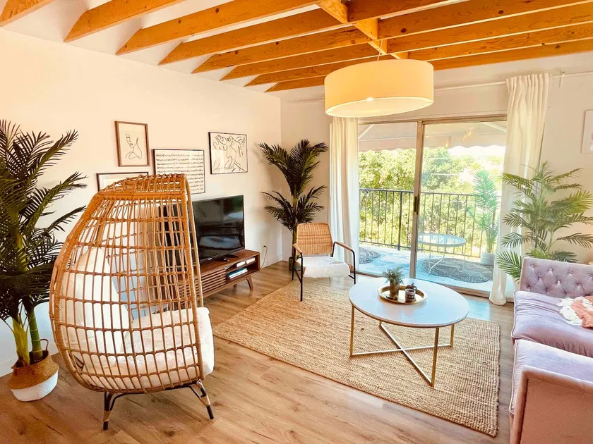 2-Bedroom with a Stunning view - Image 1
