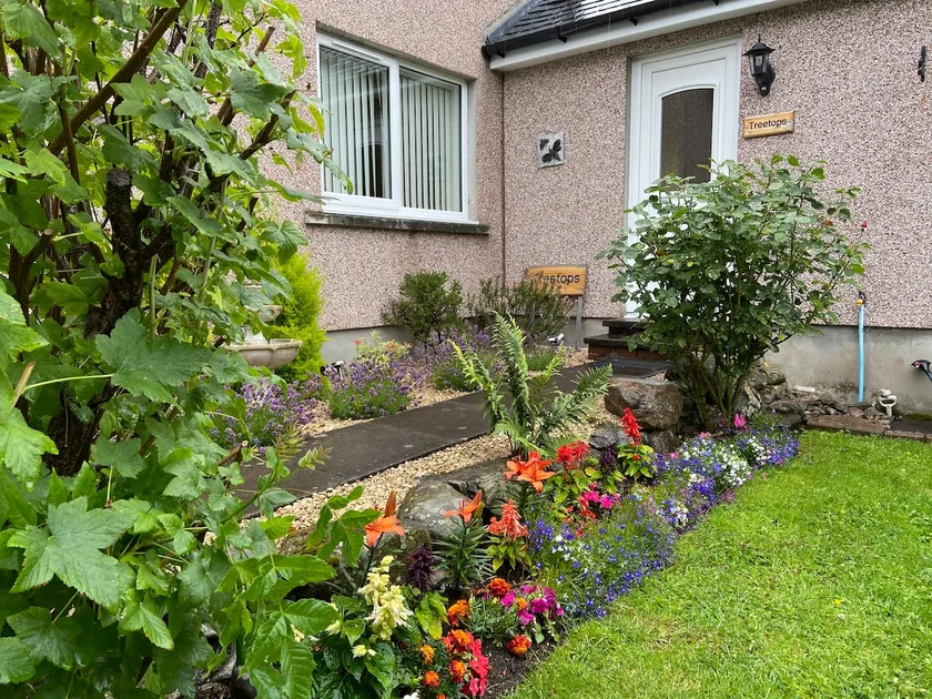 Treetops Bungalow Loch Ness - Image 1