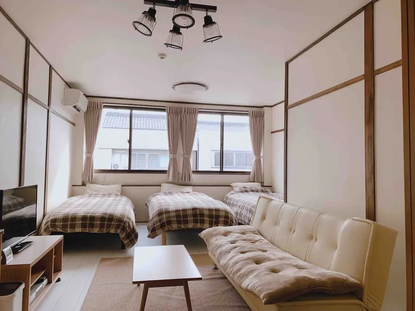 Perfect for starting the Kumano Kodo pilgrimage, sightseeing, or business in Tanabe City and Shirahama Town (limited to one group per day) - Image 1