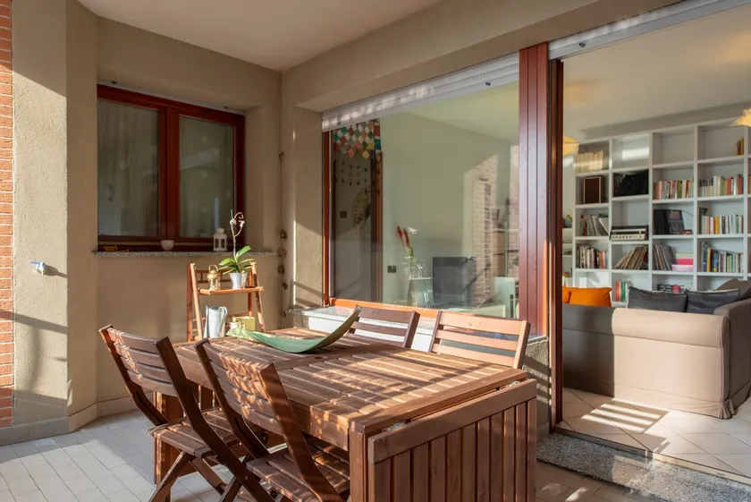 Huge Flat with a Beautiful terrace - Image 1