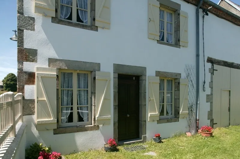 Old farmhouse in Combrailles - Image 1