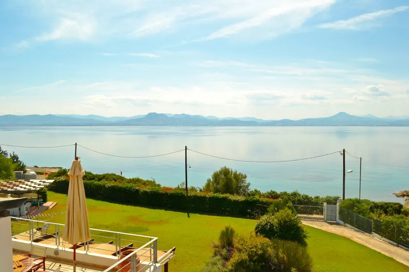Luxury Beach house viewing at the Corinthian Gulf - Image 1