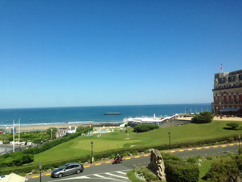 Large appartment by the beach - Image 1