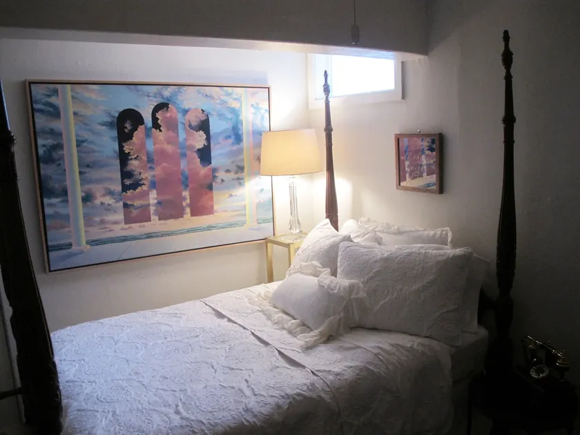 Fun Hip Walkable Area, Small Studio, walk to Opera - Image 1