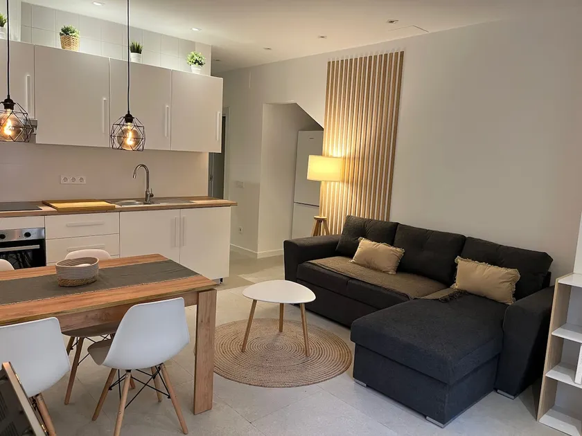 Centrally located and cozy ground floor apartment - Image 1